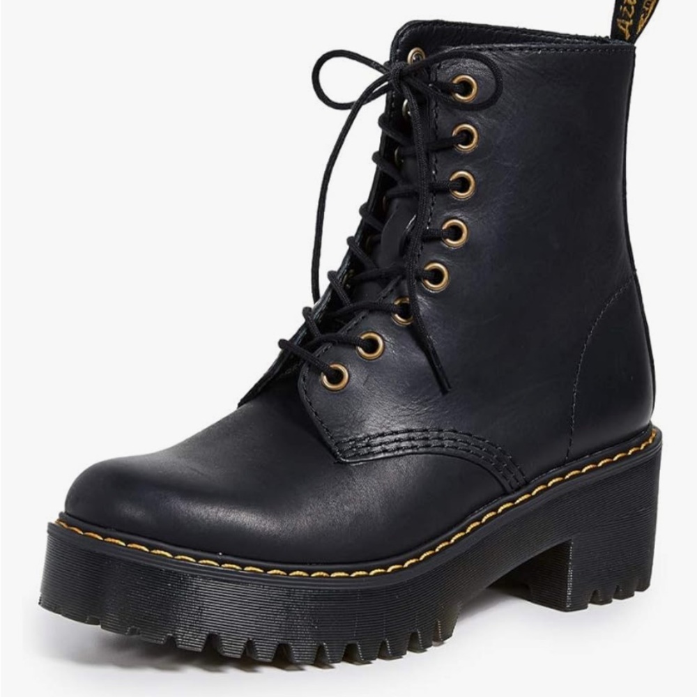 NEW NEVER WORN Doc Marten boots size 6 (37 UK)